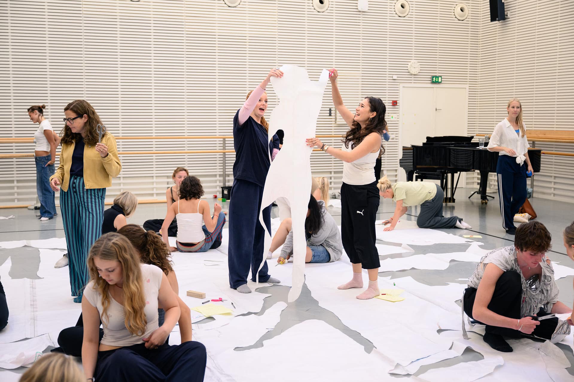 Dansk Danseteater. Workshop med gymnasieelever fra Christianshavns Gymnasium - en del af forstudiet.